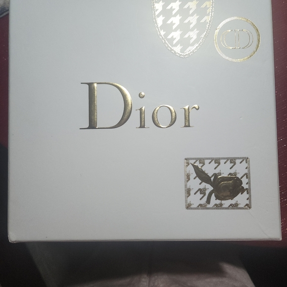 Dior Boxes - Picture 2 of 15